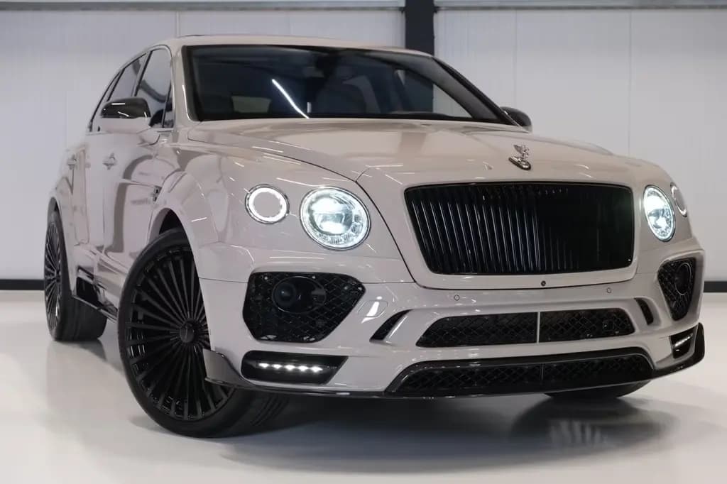 Main__Slider__Photo:Bentley Bentayga W12 Mansory 700 Topzustand 03/2017-0