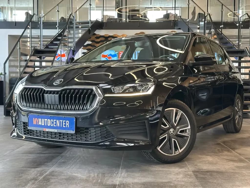 Main__Slider__Photo:Skoda Fabia Tour *1. Hand*Klima*MirrorLink*LED*PDC* 02/2022-0