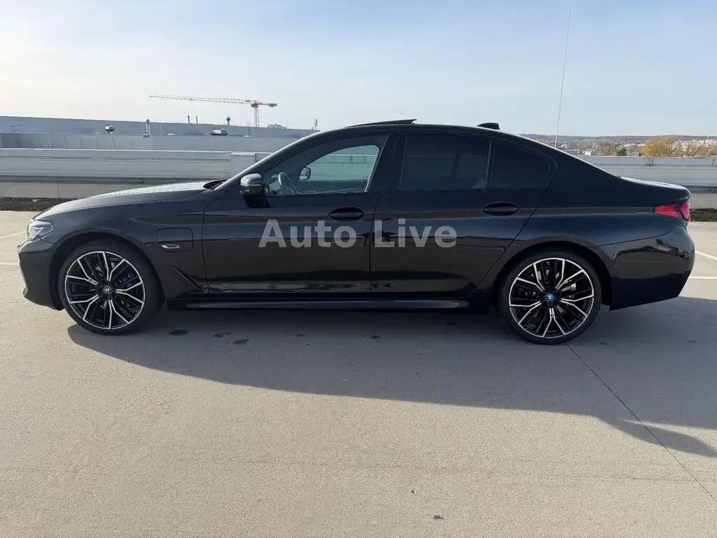 Main__Slider__Photo:BMW 5 Series 530e x Drive*SAG*M PAKET*GSH*LASER*LEDER*360*VOL 04/2022-1
