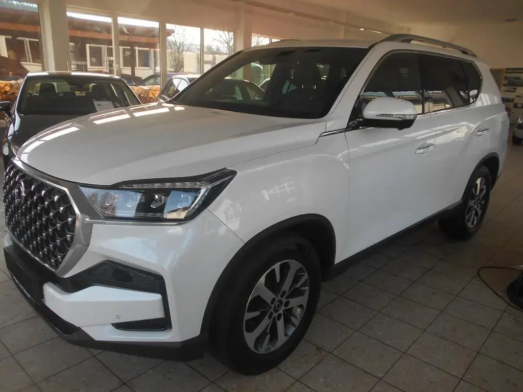 Main__Slider__Photo:Ssangyong Rexton 2.2 Diesel e-XDi 220 Sapphire 4WD AT 09/2022-1
