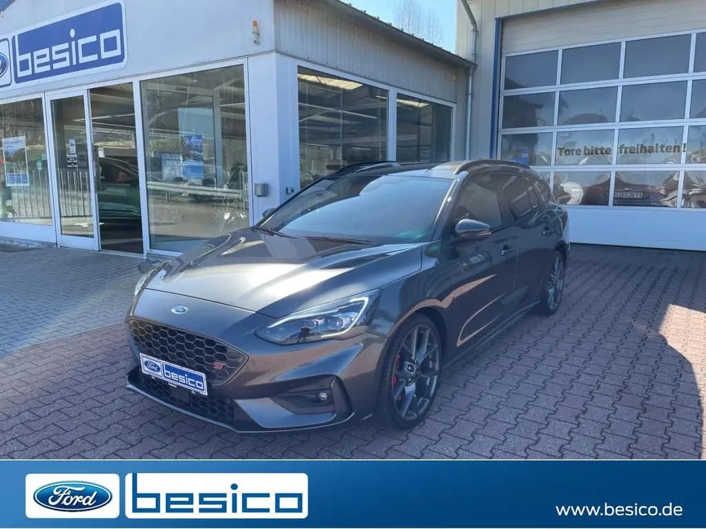 Main__Slider__Photo:Ford Focus ST Turnier+NAV+DAB+B&O+PDC+LED+SHZ+RFK+LMF 12/2019-0