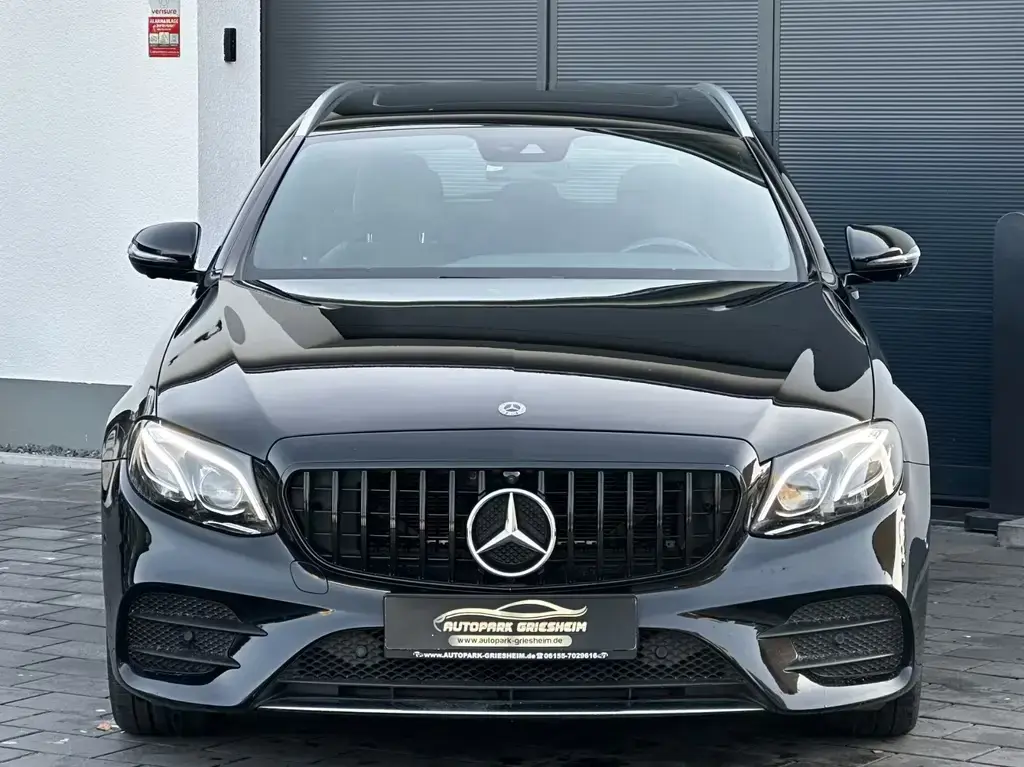 Main__Slider__Photo:Mercedes-Benz E-Class d 4Matic*9G*AMG-LINE*COMAND*360°AHK*S-DACH 12/2018-1