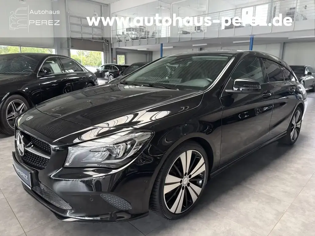 Main__Slider__Photo:Mercedes-Benz CLA 200 Shooting Brake Urban Line PANORAMA-NIGHT 05/2018-1