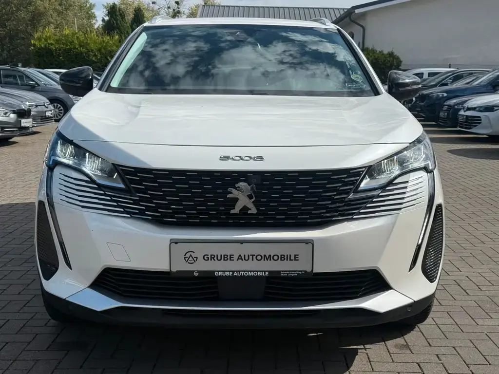 Main__Slider__Photo:Peugeot 5008 Allure Pack LED*NAV*SHZ*AHK*CAM*7SITZE 01/2022-1