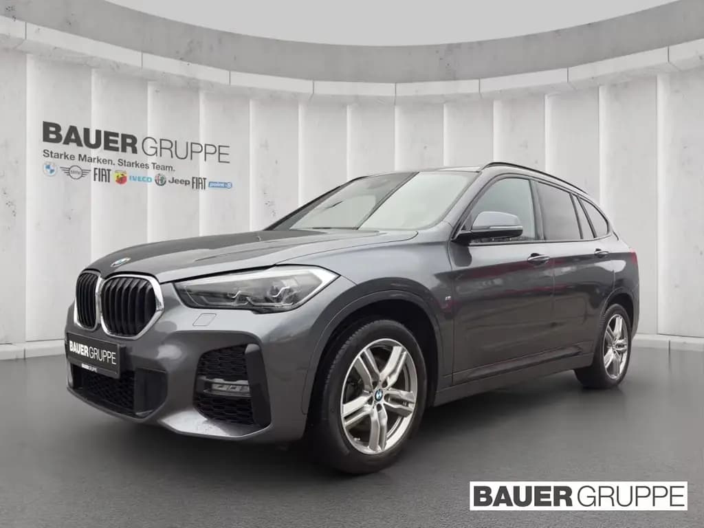 Main__Slider__Photo:BMW X1 xDrive20i M Sport LED Pano Dach Navi Sitz Hei 08/2019-0