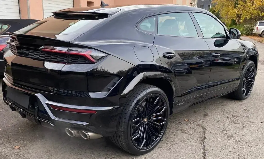 Main__Slider__Photo:Lamborghini Urus 4.0 V8 PHEV SE/CARBON/AKRAPOVIC/AHK/DVD null-1