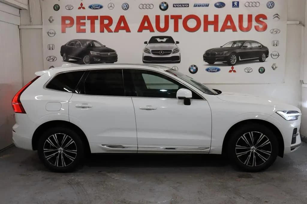 Main__Slider__Photo:Volvo XC60 B4 D Plus Dark Inscription 12/2021-0
