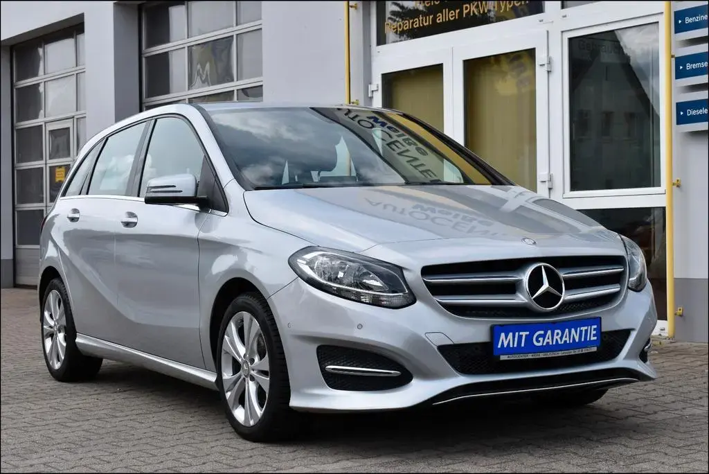 Main__Slider__Photo:Mercedes-Benz B 180 TÜV-Neu Navi Szhg Tempo GARANTIE 04/2015-1