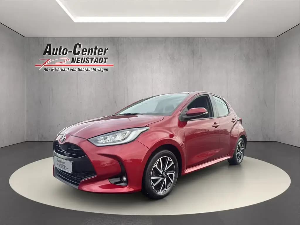 Main__Slider__Photo:Toyota Yaris Club, ALU, ACC, SH, R.-KAMERA, PDC 03/2021-0