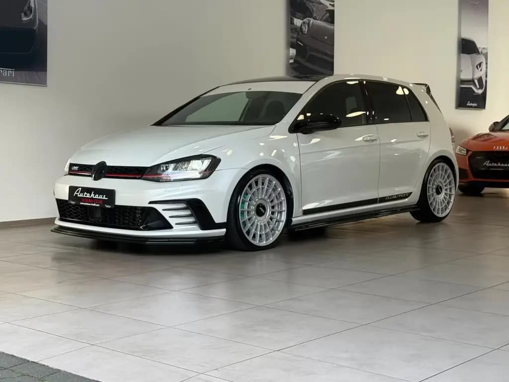 Main__Slider__Photo:Volkswagen Golf VII GTI Clubsport**EINZELSTÜCK**SCHALE*DSG* 04/2016-0