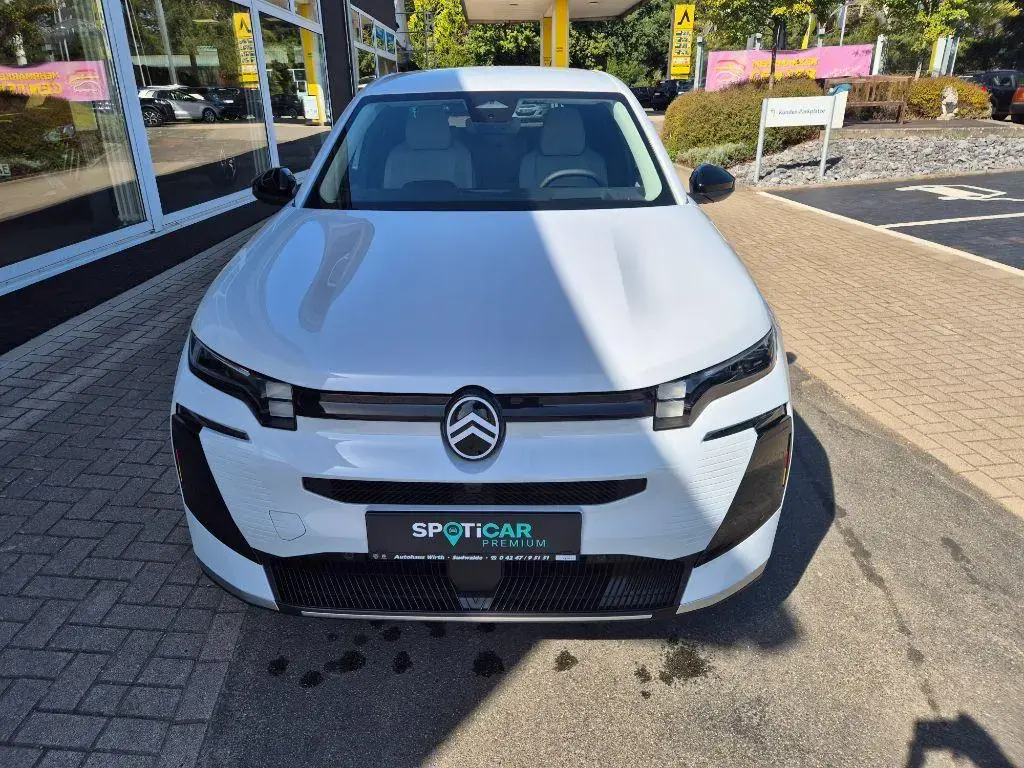 Main__Slider__Photo:Citroën C5 Aircross Hybrid 145 TEAM D ACC+NAVI+el.SITZE 06/2026-1