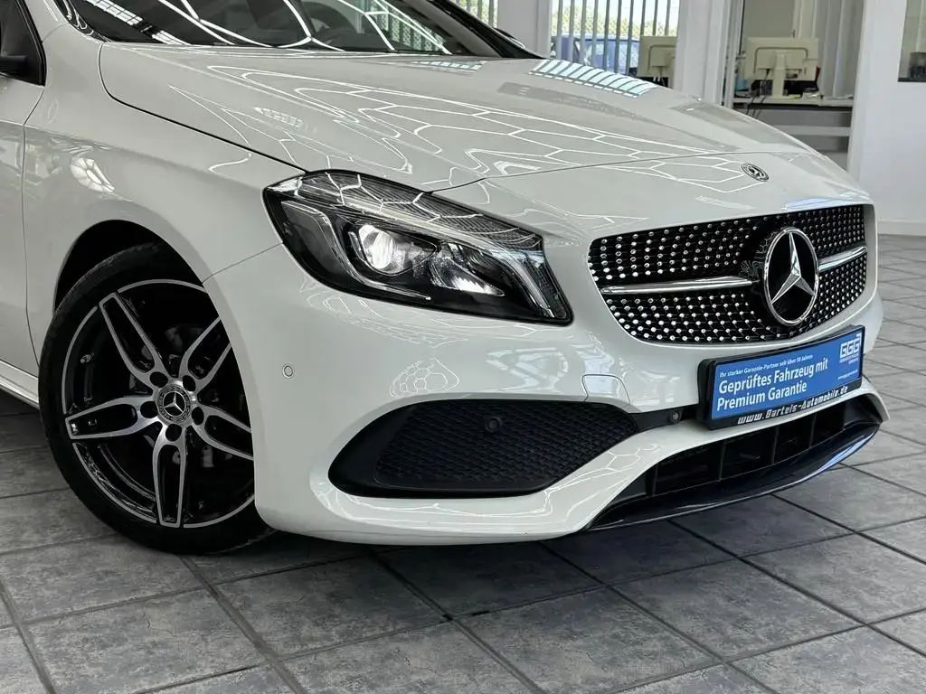 Main__Slider__Photo:Mercedes-Benz A 200 CGI AMG Line, LED, Leder, Navi, 7G, Kamera 08/2017-1