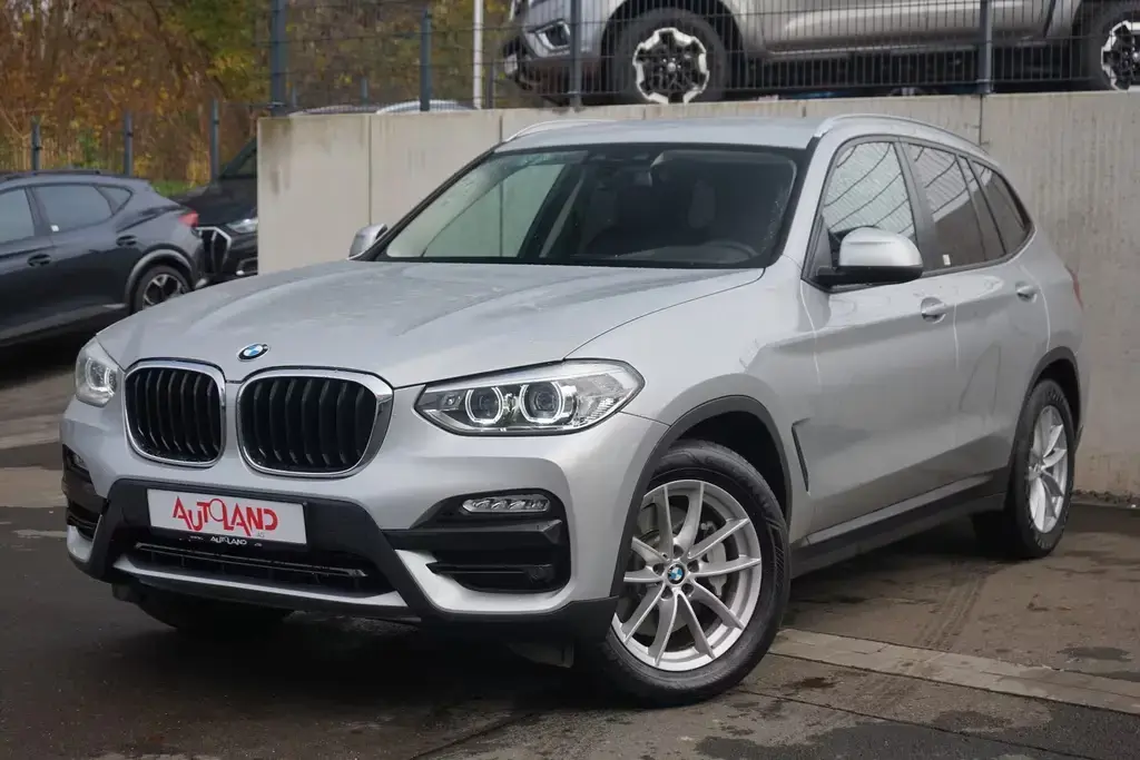 Main__Slider__Photo:BMW X3 xDrive 30d LED Navi AHK Tempomat Sitzheizung 01/2020-1
