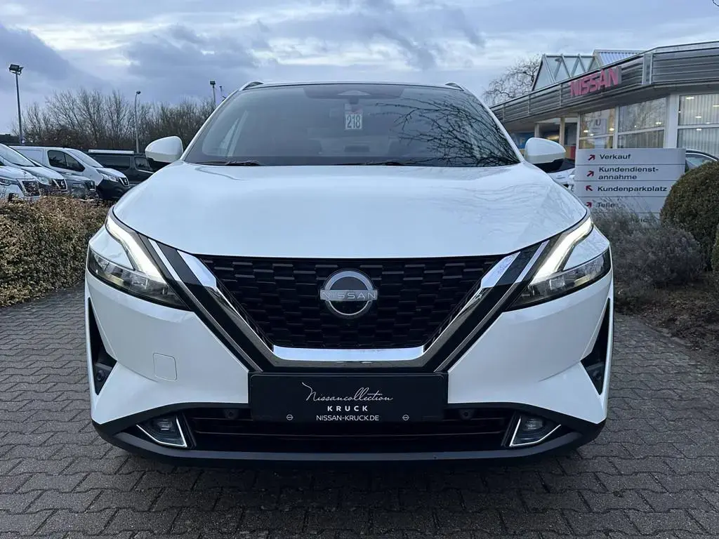 Main__Slider__Photo:Nissan Qashqai MY22 1.3 DIG-T MHEV 158 PS Xtronic 4x4 T 07/2024-1