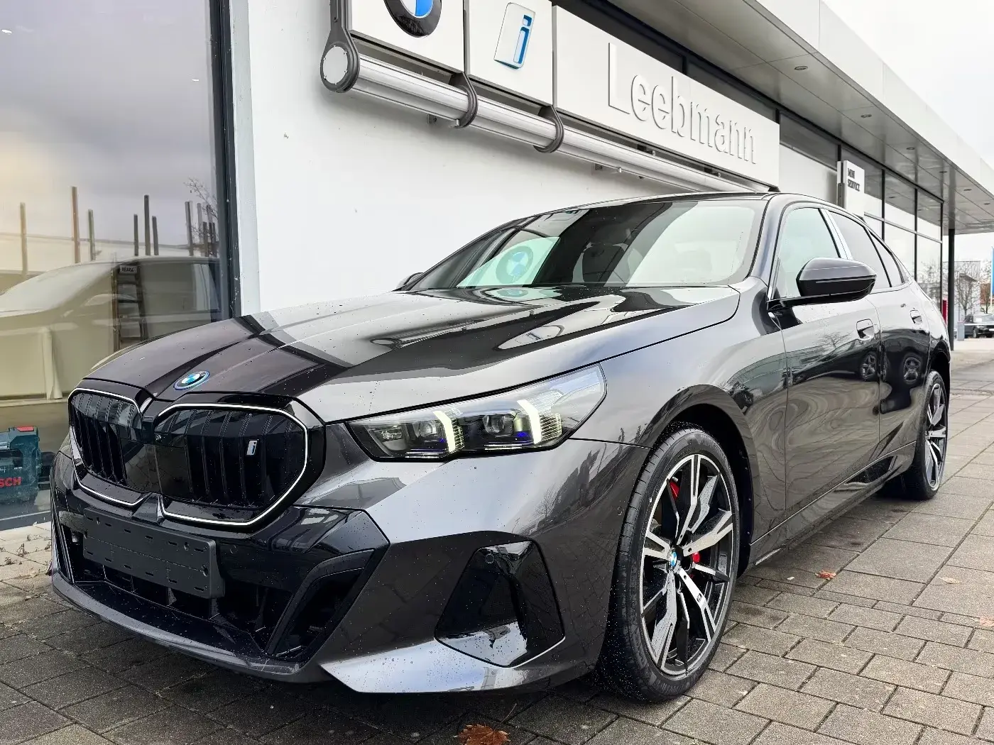 Main__Slider__Photo:BMW i5 null-1