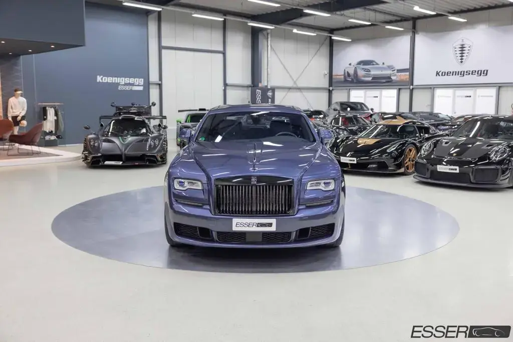 Main__Slider__Photo:Rolls-Royce Ghost Black Badge | Bespoke | Theatre config. 09/2018-1