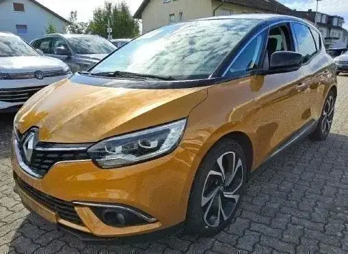Main__Slider__Photo:Renault Scenic IV 1.3 TCe 140 Energy #PANO #KOMFORT-PAKE 04/2017-1