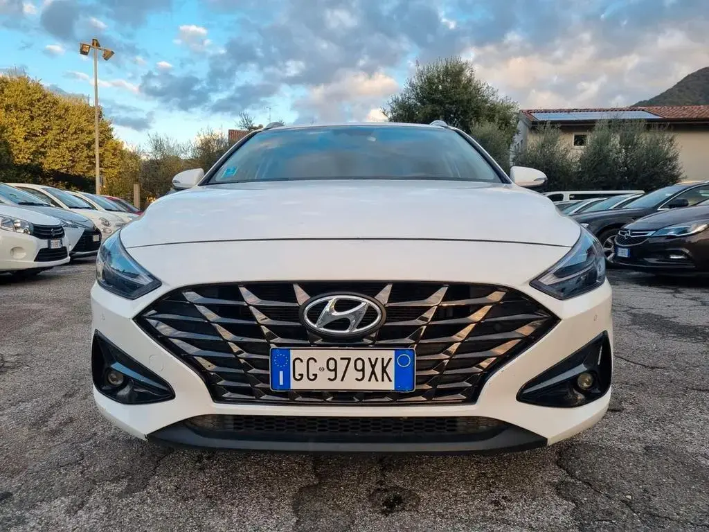 Main__Slider__Photo:Hyundai i30 Wagon 1.6 CRDi 136 CV iMT 48V Prime 10/2021-1