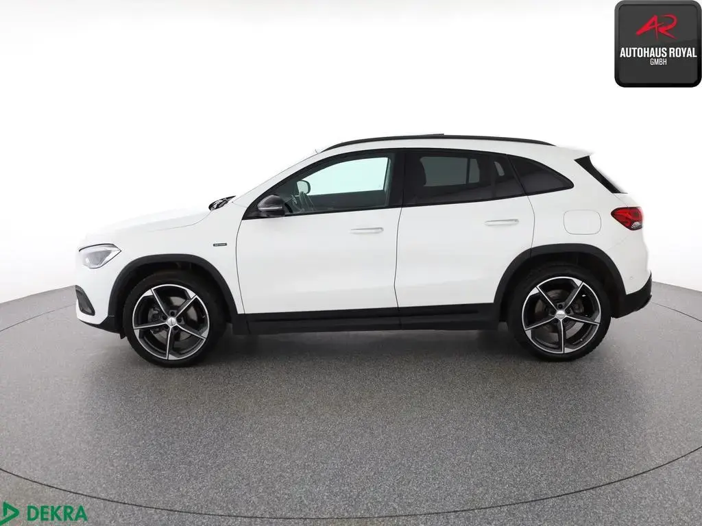 Main__Slider__Photo:Mercedes-Benz GLA-Class 250 e NIGHTPAKET STANDHZ,HUD,360GRAD,MASSAGE 06/2021-1