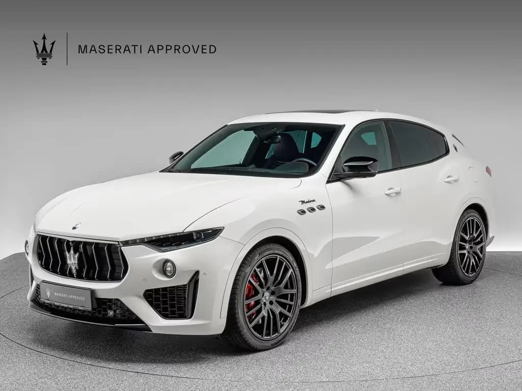 Main__Slider__Photo:Maserati Levante Modena S Ultima PANO + 1. HAND 01/2024-0