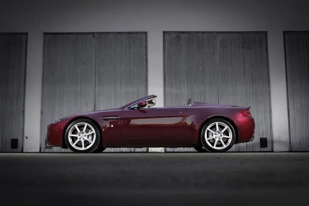 Main__Slider__Photo:Aston Martin Vantage V8 Convertible 02/2008-0