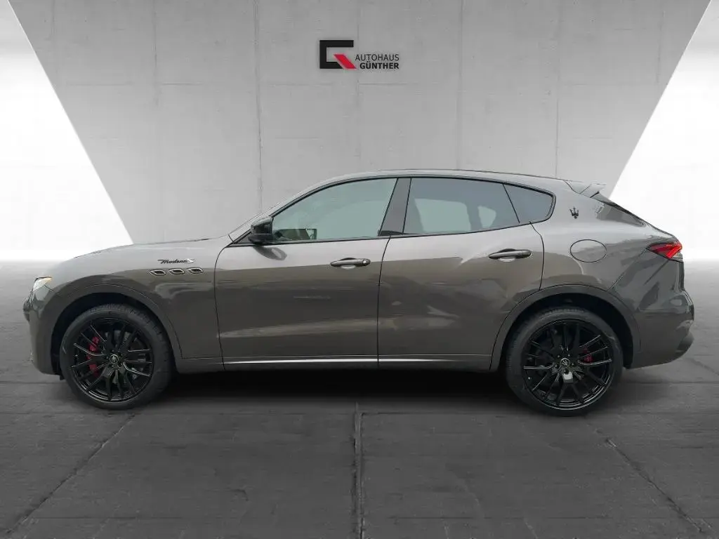 Main__Slider__Photo:Maserati Levante Modena S AWD 430PS PANO-CARBON-360Grad 04/2023-1