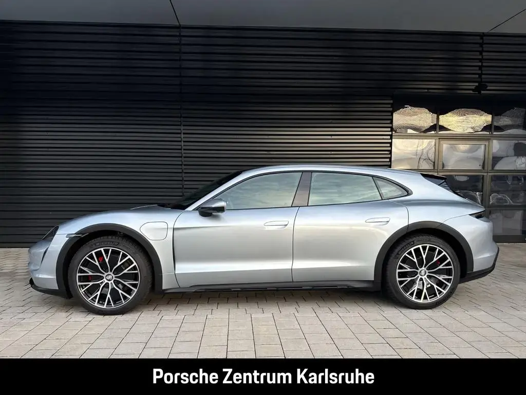 Main__Slider__Photo:Porsche Taycan 4S Cross Turismo HA-Lenkung Head-Up LED 11/2022-1
