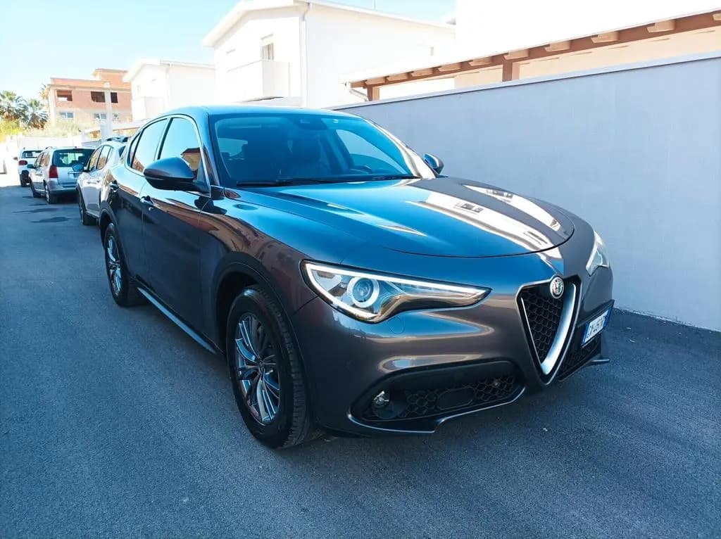 Main__Slider__Photo:Alfa Romeo Stelvio 2.2 Turbodiesel 190 CV AT8 RW 08/2018-0