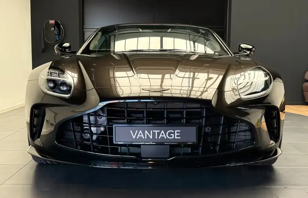 Main__Slider__Photo:Aston Martin V8 Vantage Vantage Coupé - Minotaur Green - Inspire Sport null-1