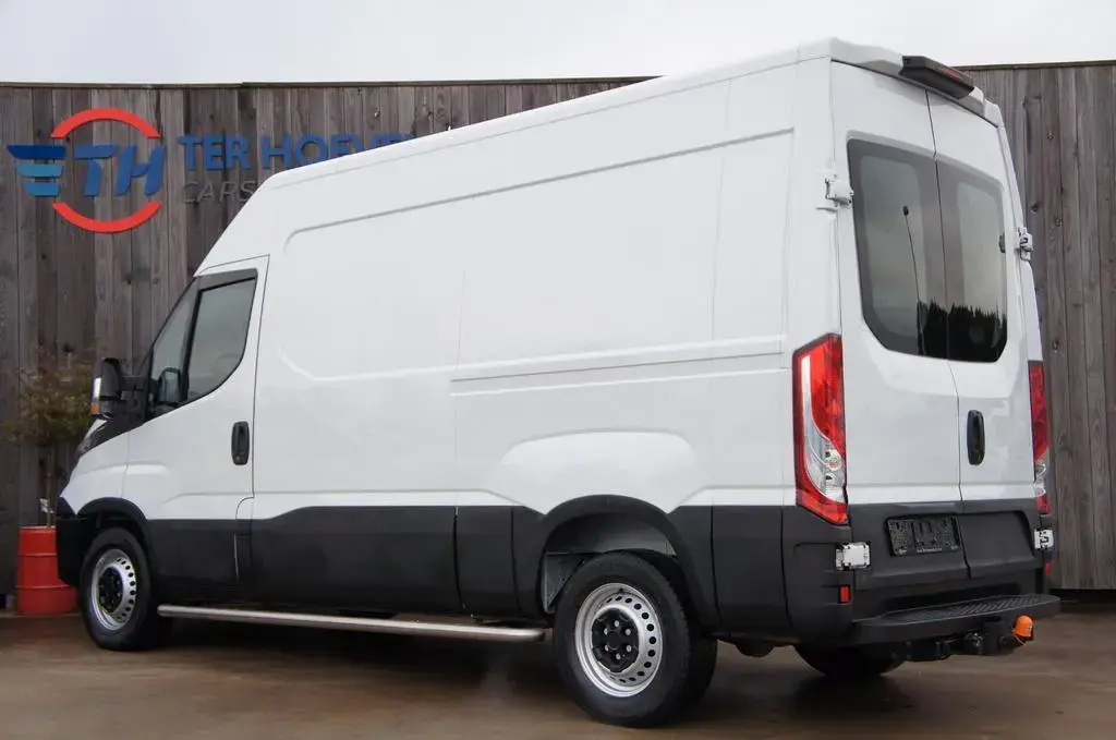 Main__Slider__Photo:Iveco Daily 35S12 2.3 HPi Hi-Matic L2H2 AHK 85KW Euro6 01/2018-1