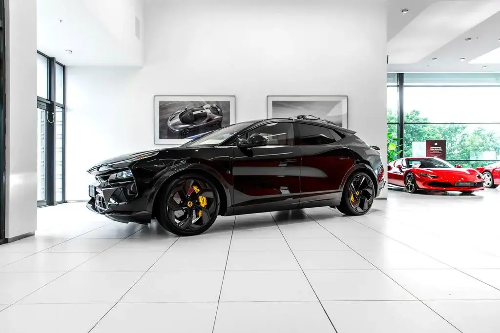 Main__Slider__Photo:Lotus Eletre EDS 675 R 4WD 112 kWh NP €198.370,- ~Muns 11/2023-1