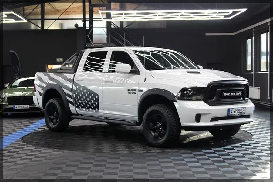 Main__Slider__Photo:Dodge RAM 5.7 HEM CREW CAB CAM / LEDER / 6 SITZER 03/2020-0