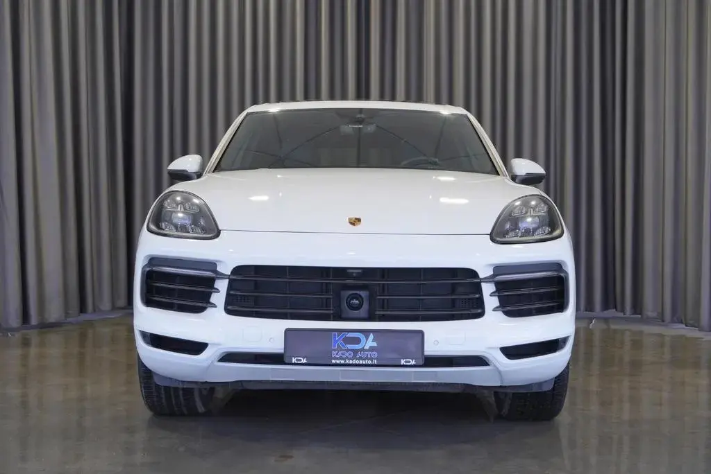 Main__Slider__Photo:Porsche Cayenne Basis 06/2022-1