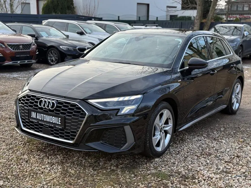 Main__Slider__Photo:Audi A3 Sportback 35 TFSI 3xS line/Spur/Navi/Car-Pl. 10/2021-1