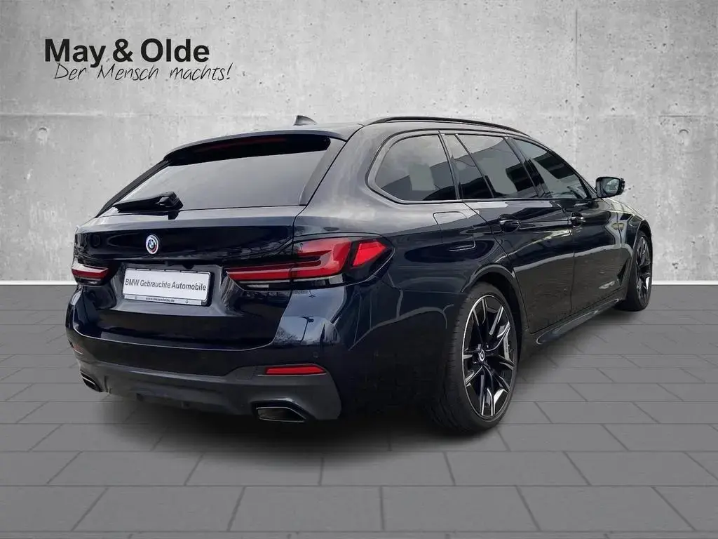 Main__Slider__Photo:BMW 5 Series 520 d Touring M Sport HUD Navi Leder LED PA 01/2023-1