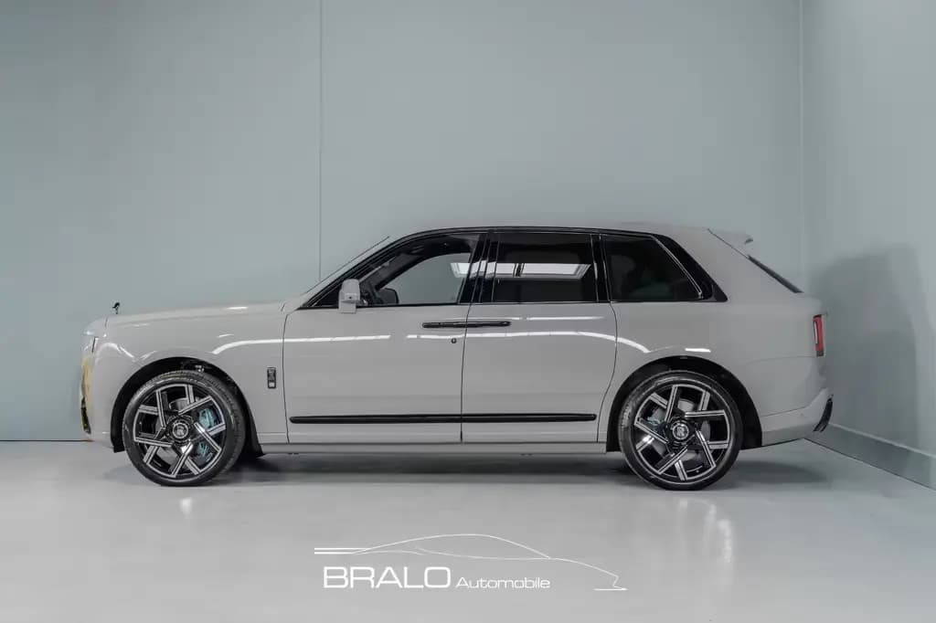 Main__Slider__Photo:Rolls-Royce Cullinan Black Badge 26` "NUR AUSSERHALB EU" 10/2025-0