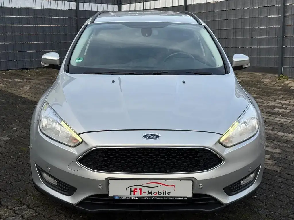 Main__Slider__Photo:Ford Focus Turnier Business Navi Tempomat AHK 09/2016-1