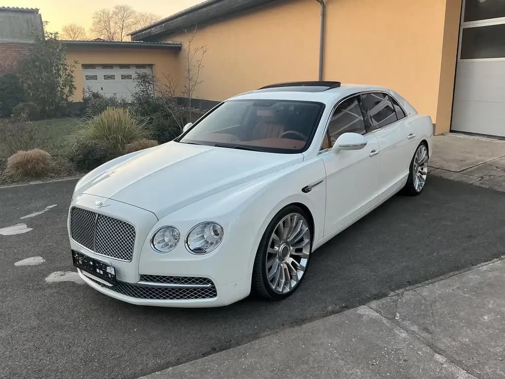 Main__Slider__Photo:Bentley Continental Flying Spur W12 12/2014-0