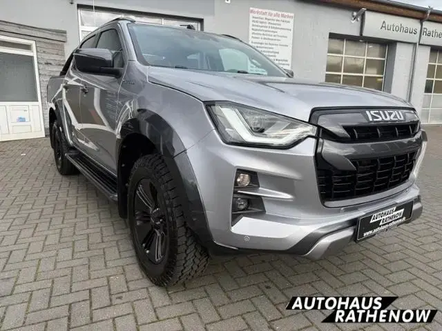 Main__Slider__Photo:Isuzu D-Max Double Cab 4WD V-CROSS Leder*LED*Mehrzone 04/2021-1