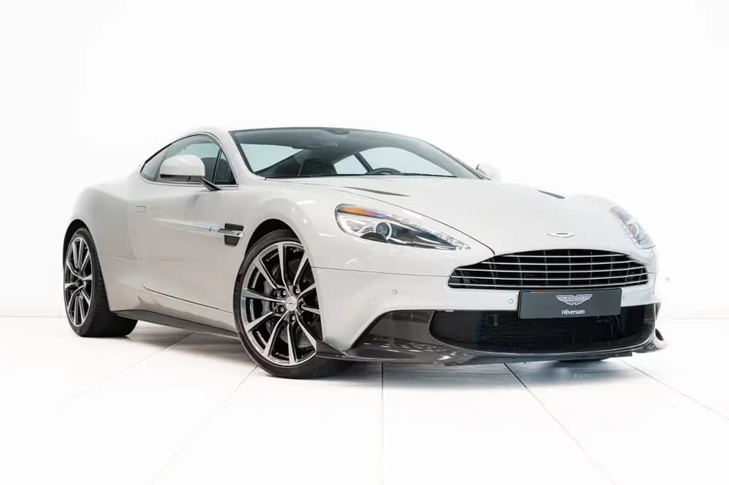 Main__Slider__Photo:Aston Martin Vanquish S 6.0 V12 | Silver Fox | Bang & Olufsen 02/2018-0