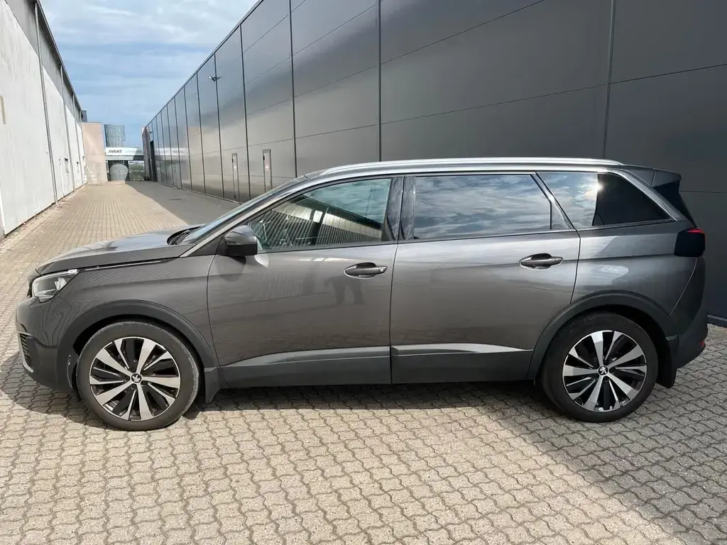 Main__Slider__Photo:Peugeot 5008 130PS 1.2 Active 89621 10/2018-1