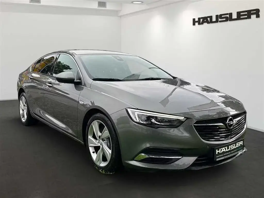 Main__Slider__Photo:Opel Insignia 2.0T Aut. 4x4*Innovation*LED*Navi*Carpl 03/2018-1