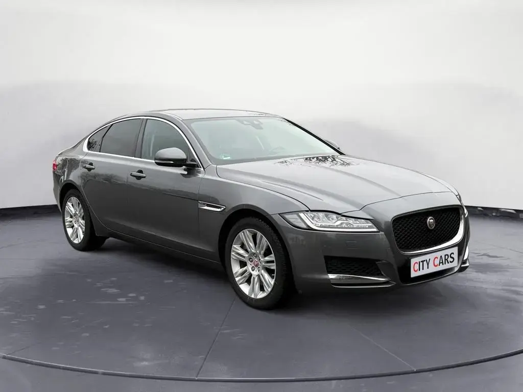 Main__Slider__Photo:Jaguar XF Portfolio 3.0 V6 AWD Navi Kamera Xenon 07/2016-1