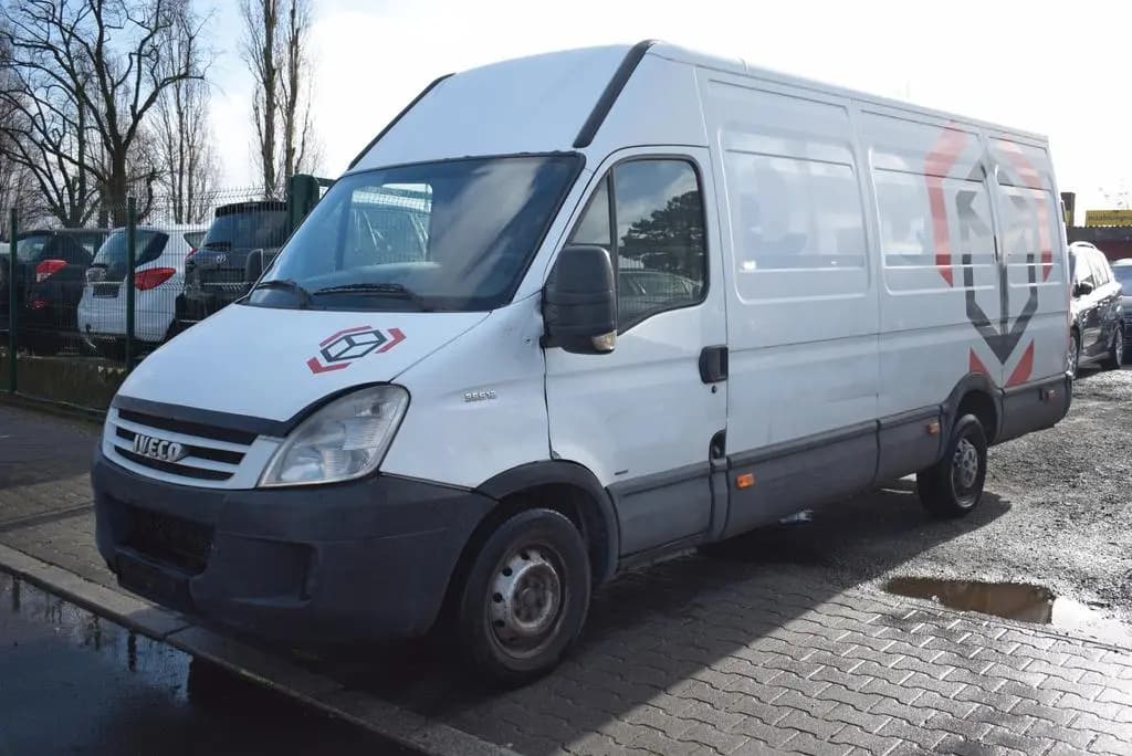 Main__Slider__Photo:Iveco Daily C30V 07/2011-0