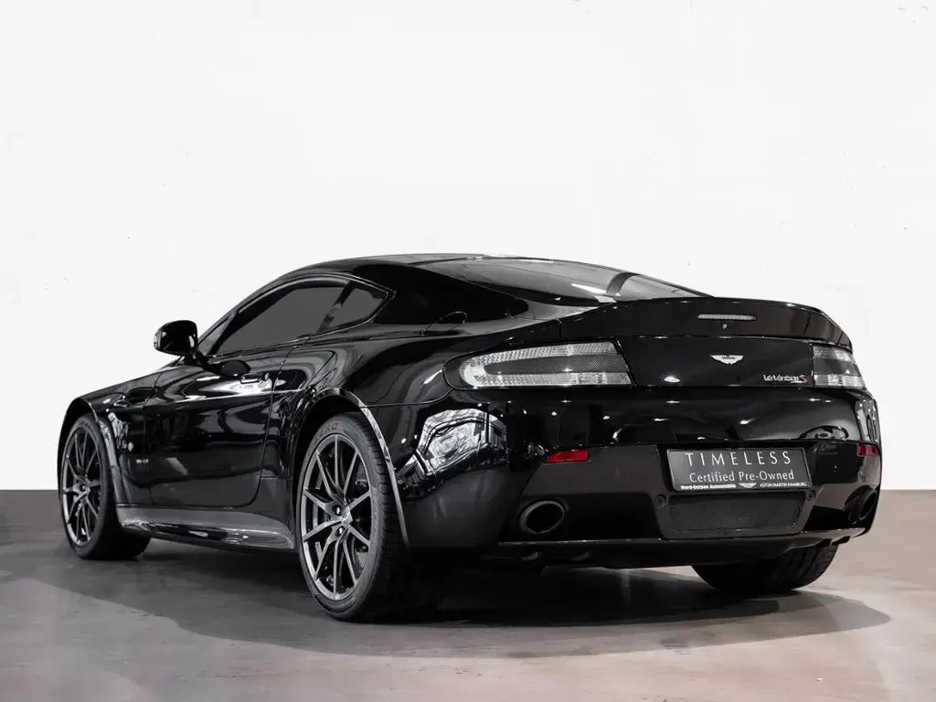 Main__Slider__Photo:Aston Martin V12 Vantage S Coupe Aston Martin Hamburg 02/2017-1