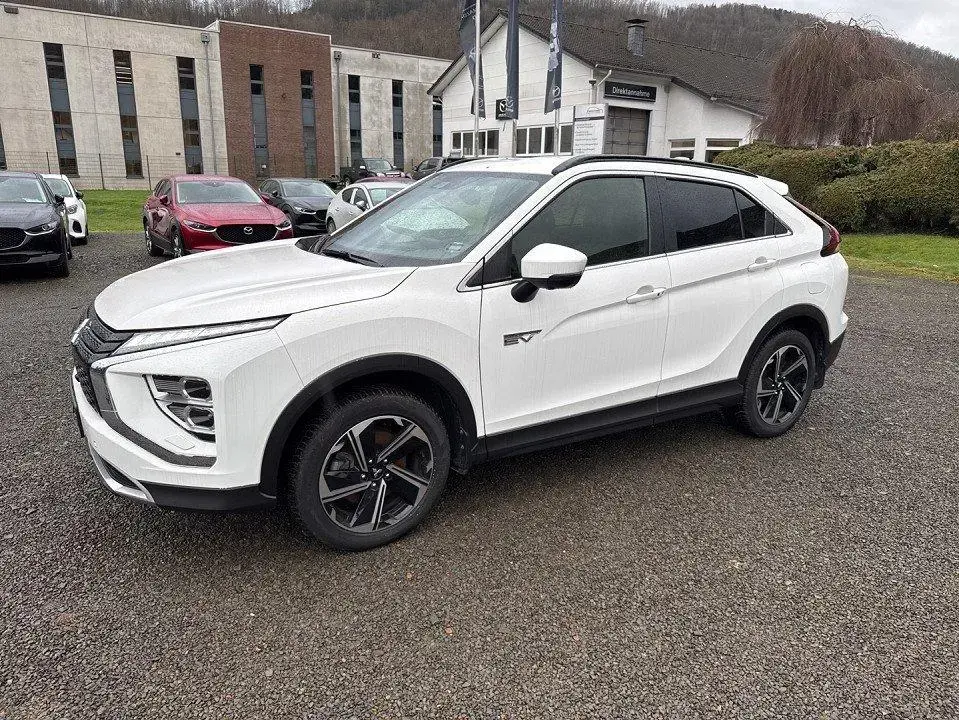 Main__Slider__Photo:Mitsubishi Eclipse Cross Intro Edition Hybrid 4WD 10/2021-1