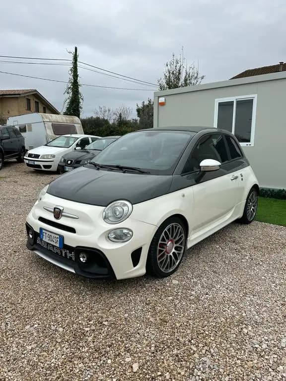 Main__Slider__Photo:Abarth 500 C 1.4 Turbo T-Jet MTA Bicolore 11/2011-0