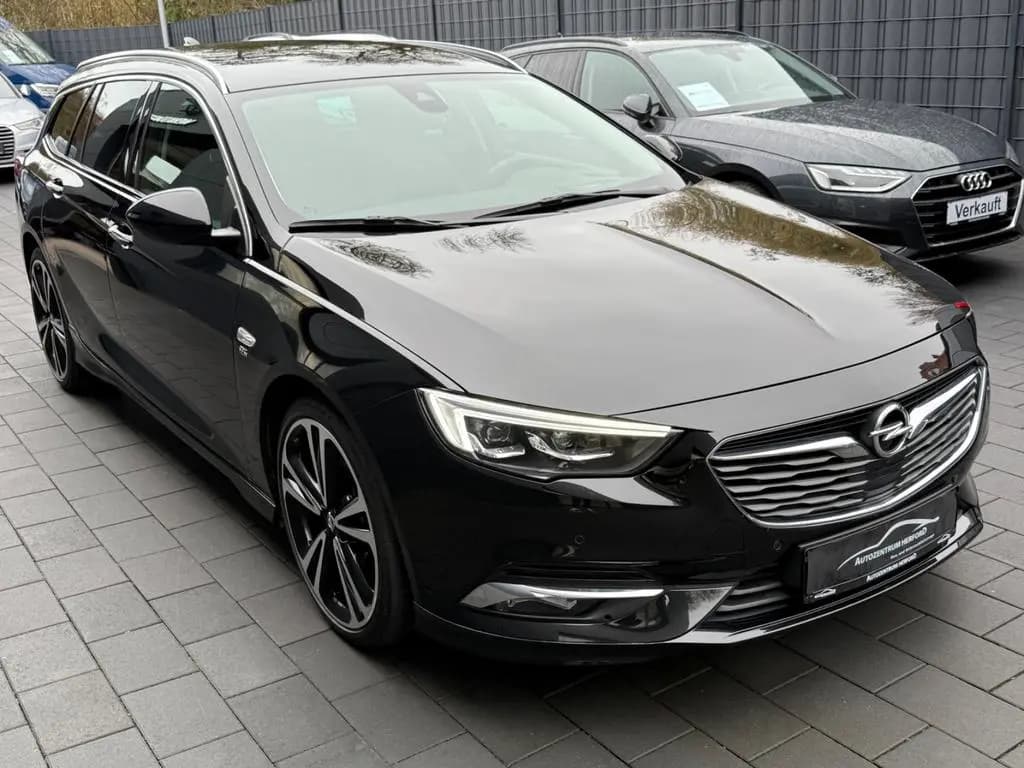 Main__Slider__Photo:Opel Insignia B Sports Tourer Innovation OPC Line 4x4 10/2018-0