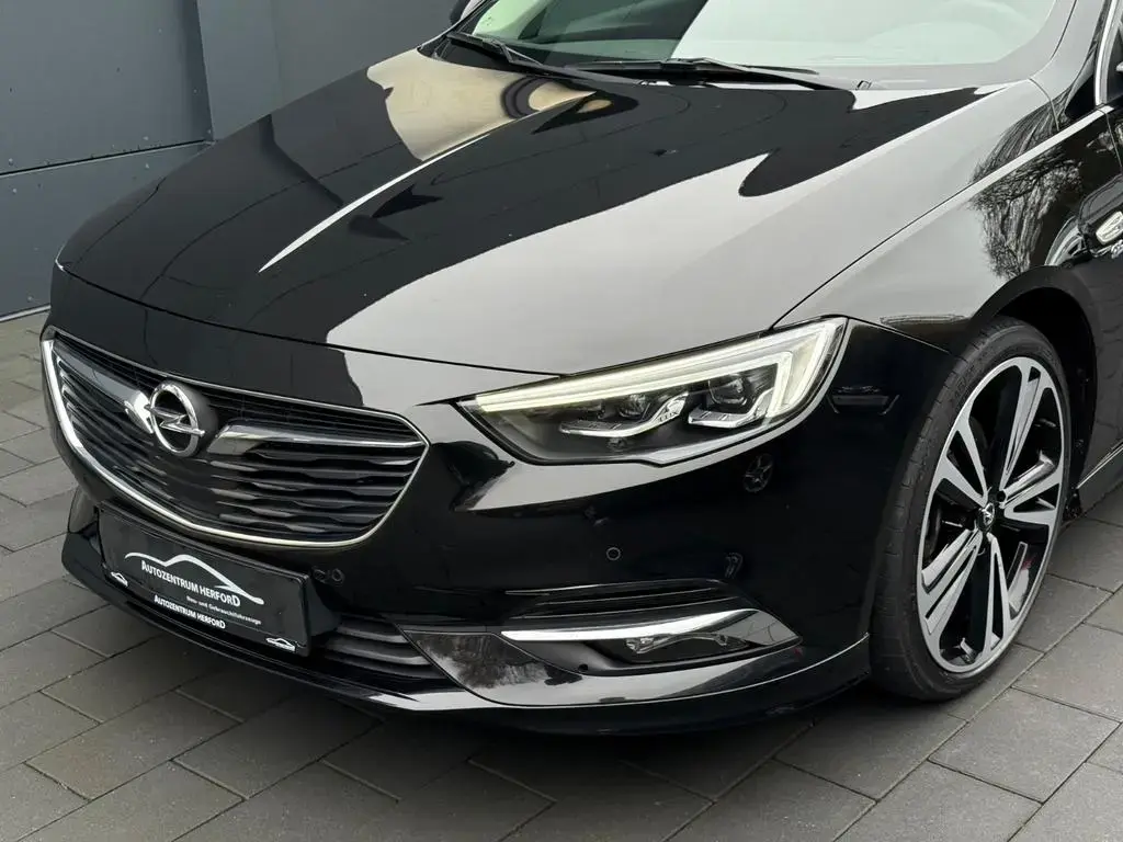 Main__Slider__Photo:Opel Insignia B Sports Tourer Innovation OPC Line 4x4 10/2018-1