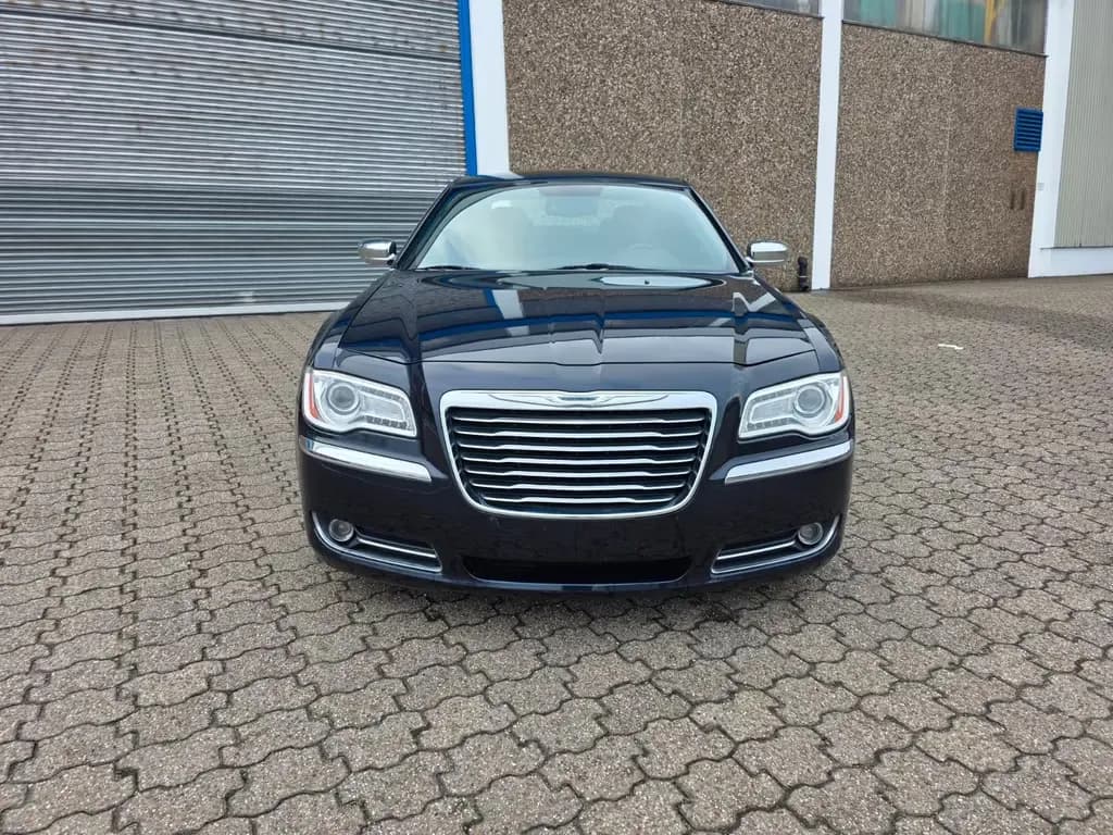 Main__Slider__Photo:Chrysler 300C 3.6 V6 LPG 04/2011-0